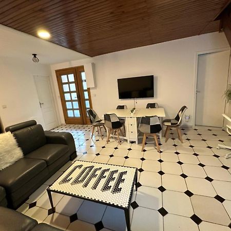 Agreable Appartement Dans Une Maison Saint-Denis  Exterior foto