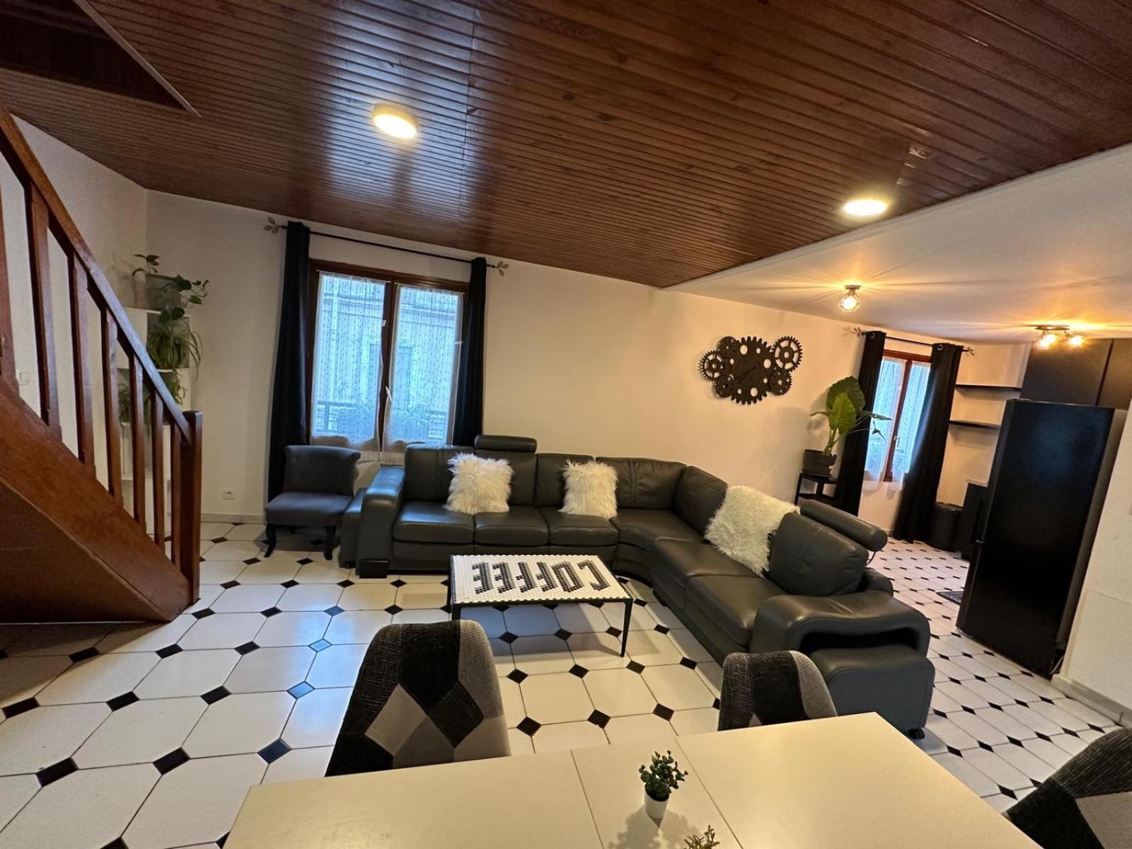 Agreable Appartement Dans Une Maison Saint-Denis  Exterior foto